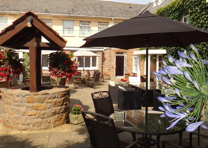 La Place Country Cottages