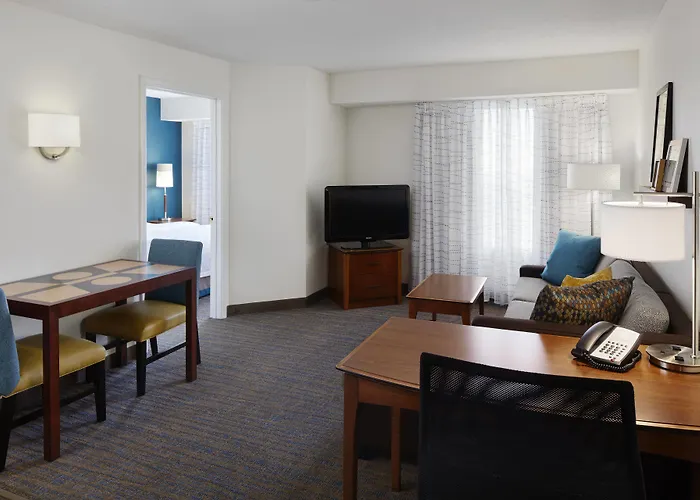 Residence Inn Saint Louis Airport / Earth City