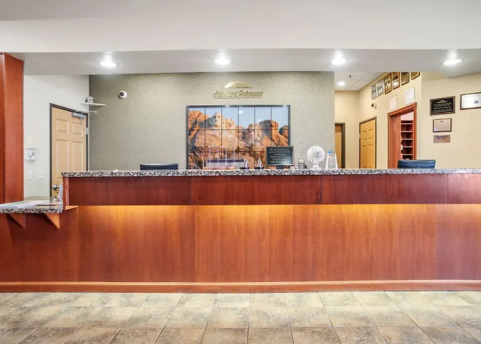Elevation Inn & Suites, Trademark Collection By Wyndham Downtown Rapid City- Walking Distance To The Monument