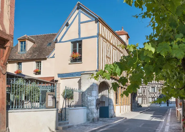 Hotel Aux Vieux Remparts
