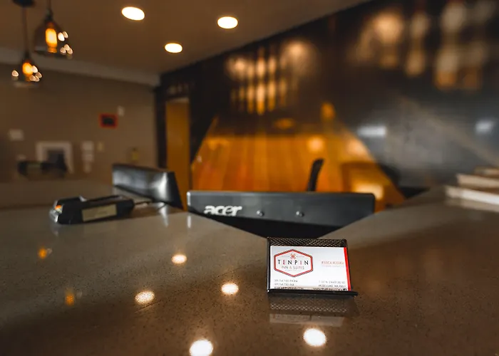 Ten Pin Inn & Suites