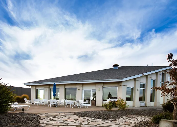 Ten Pin Inn & Suites
