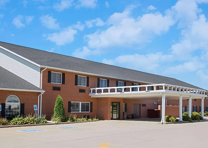 Super 8 By Wyndham New Hampton