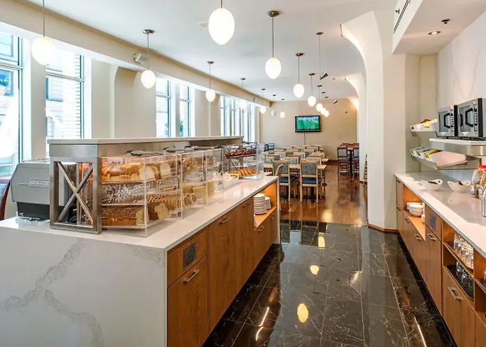 Le Square Phillips Hotel & Suites