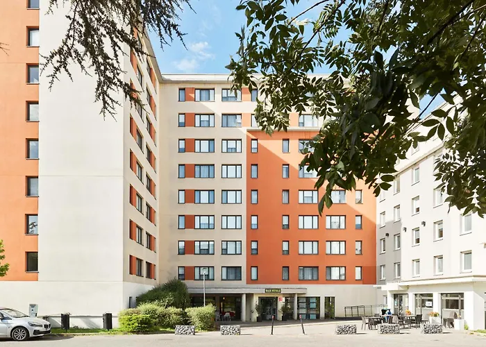 B&B Hotel Velizy Est