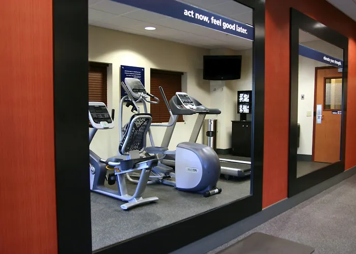 Hampton Inn & Suites By Hilton Manchester Bedford