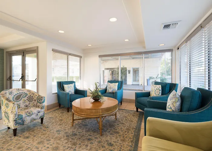 Sandpiper Lodge - Santa Barbara