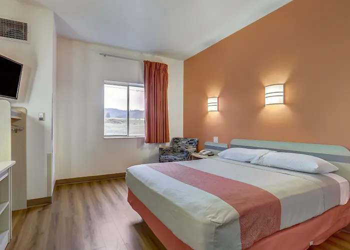 Motel 6-Roseburg, Or