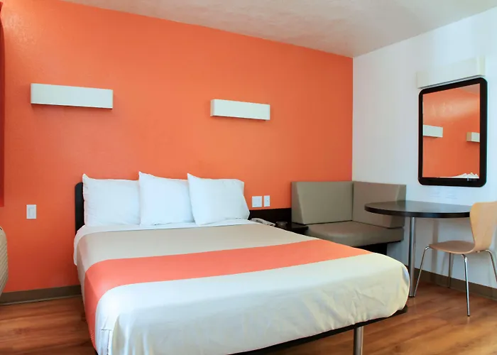 Motel 6 Old Town Scottsdale Fashion Square