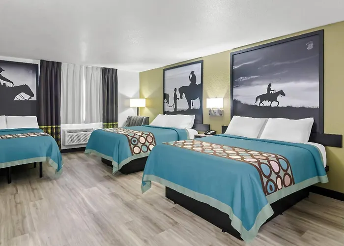 Super 8 By Wyndham Weatherford