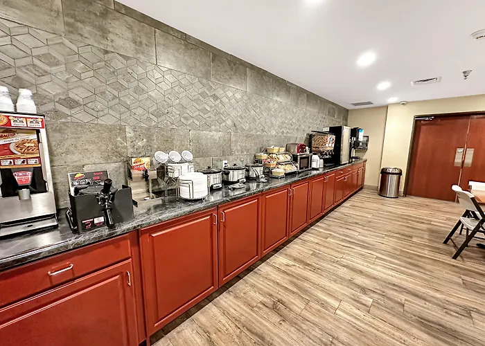 Estherville Hotel & Suites