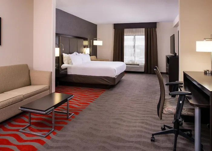 Holiday Inn Express & Suites Monroe By Ihg
