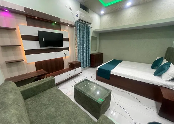 Hotel S S A