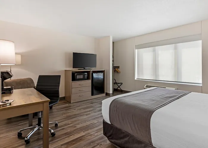 Executive Residency By Best Western Waterloo & Cedar Falls