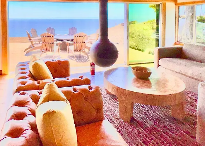 Spectacular Bolinas Oceanfront Retreat