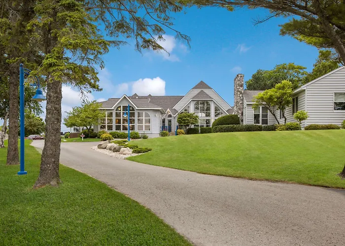 Best Western Harbour Pointe Lakefront