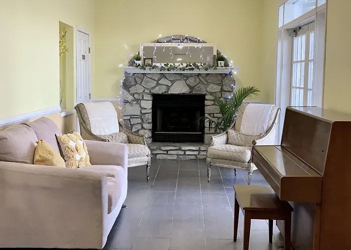 Seven Gables Inn