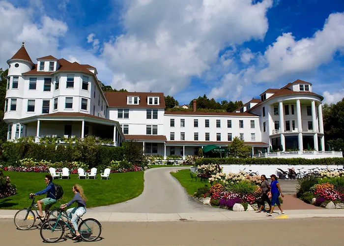 Island House Hotel