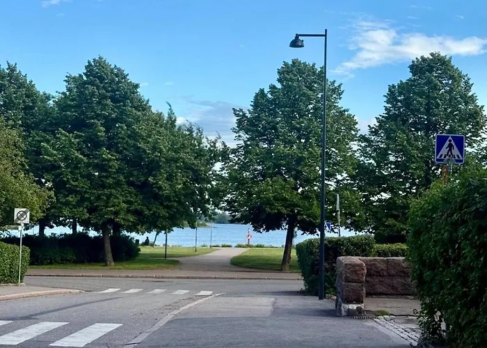 Ellis Seaside Suite, Close To The Ferry Terminal!