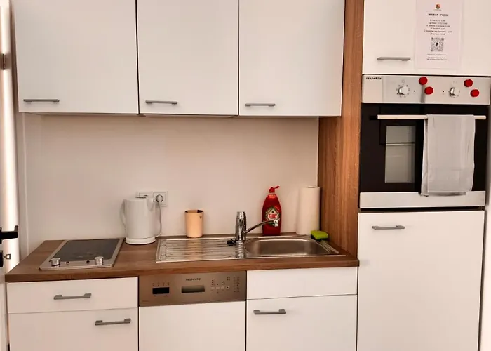 Heni Apartments