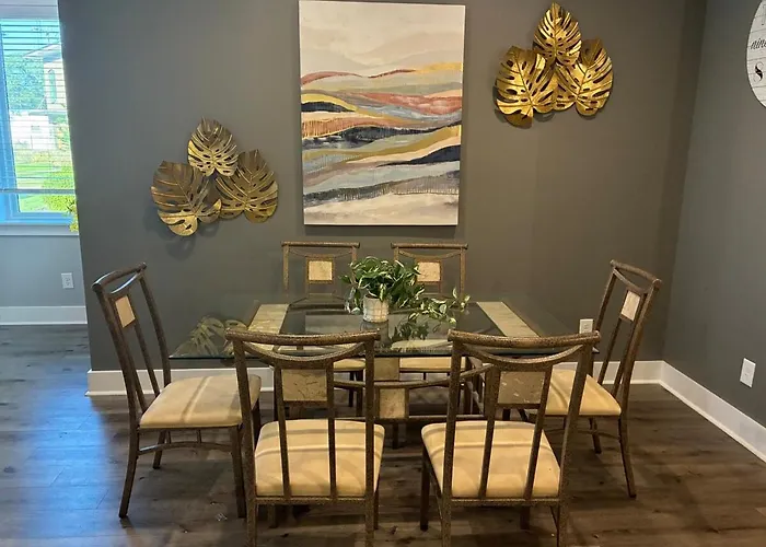 Modern Near Downtown Hospitals Greenville Stay