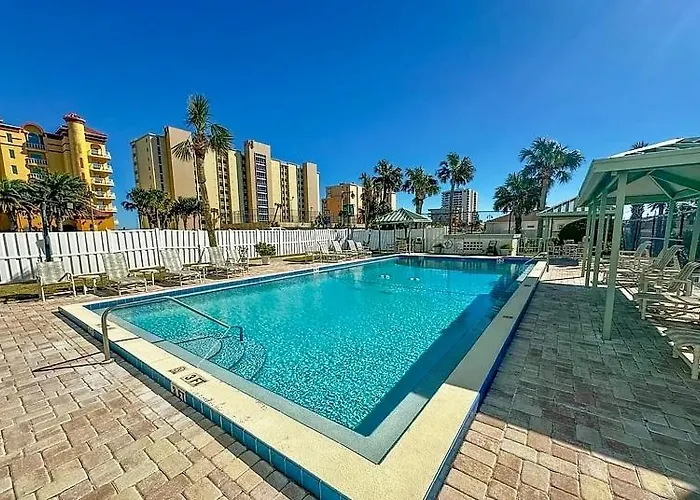 Immaculate 2Br 2 Bath Beachside Condo