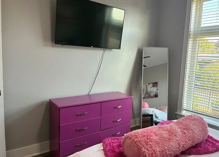 Modern Near Downtown Hospitals Greenville Stay