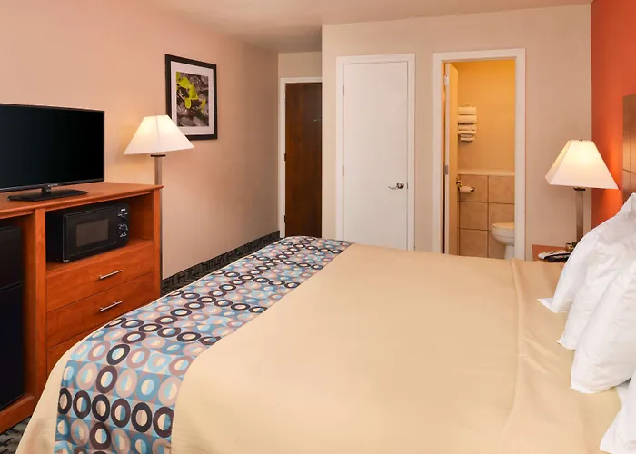 Motel 6 Putnam Ct
