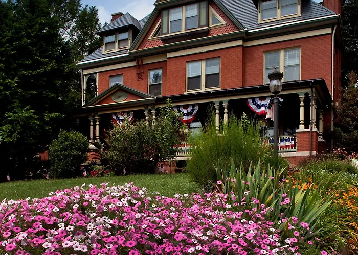 B.F. Hiestand House Bed & Breakfast Marietta