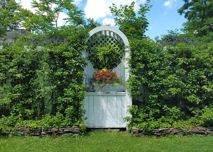 The White House Inn