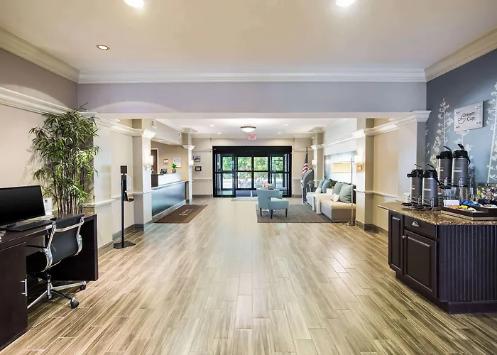 Sleep Inn & Suites Dunmore
