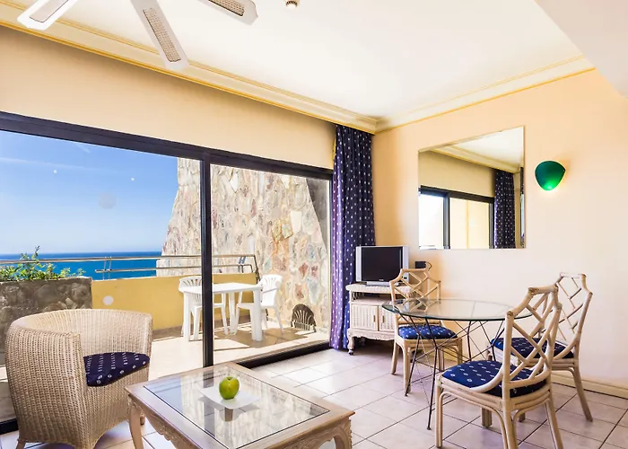 Apartamentos Bluebay Beach Club