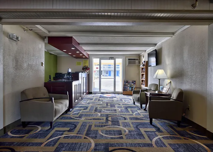 Super 8 By Wyndham Bangor