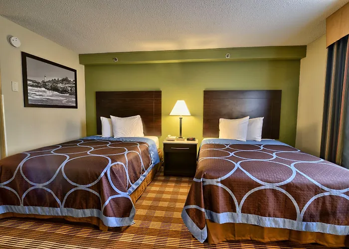 Super 8 By Wyndham Bangor