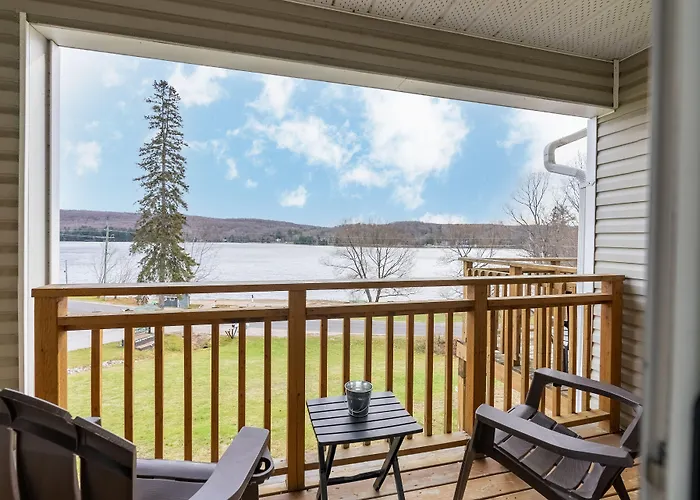 Getaways At Haliburton Heights