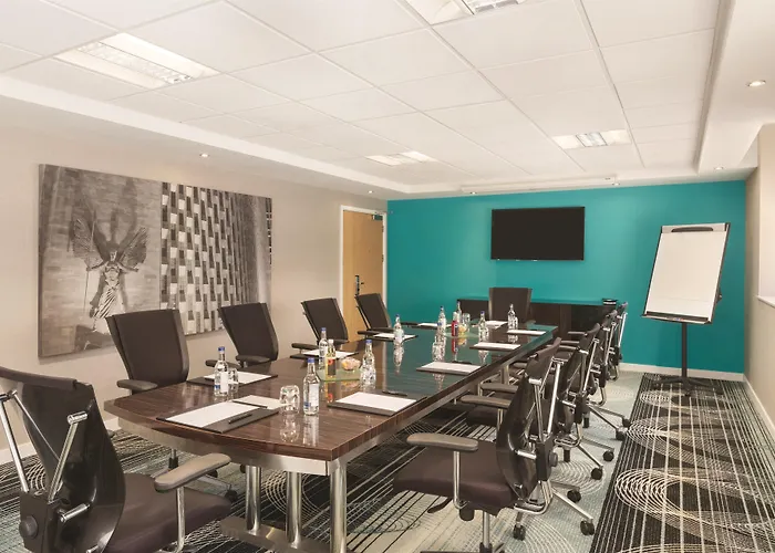 Ramada Hotel & Suites By Wyndham Coventry