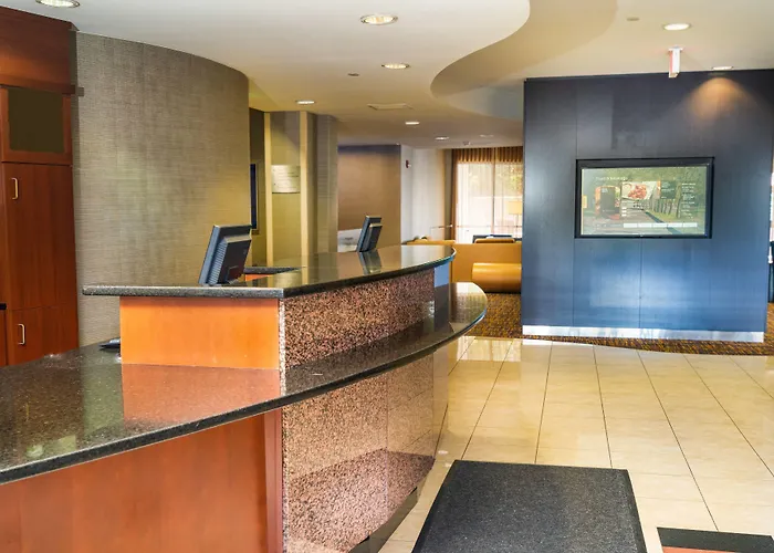 Courtyard By Marriott Kingston