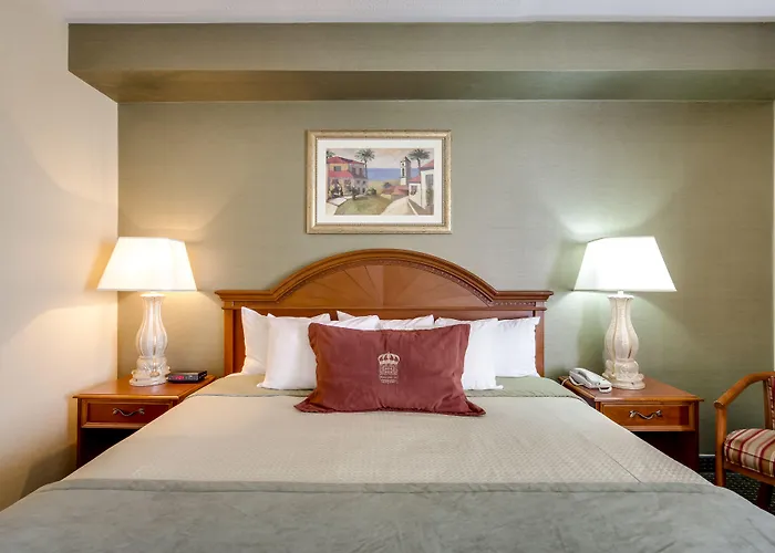 Monte Carlo Inn Vaughan Suites