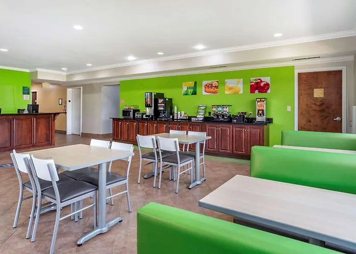 Quality Inn & Suites Demopolis