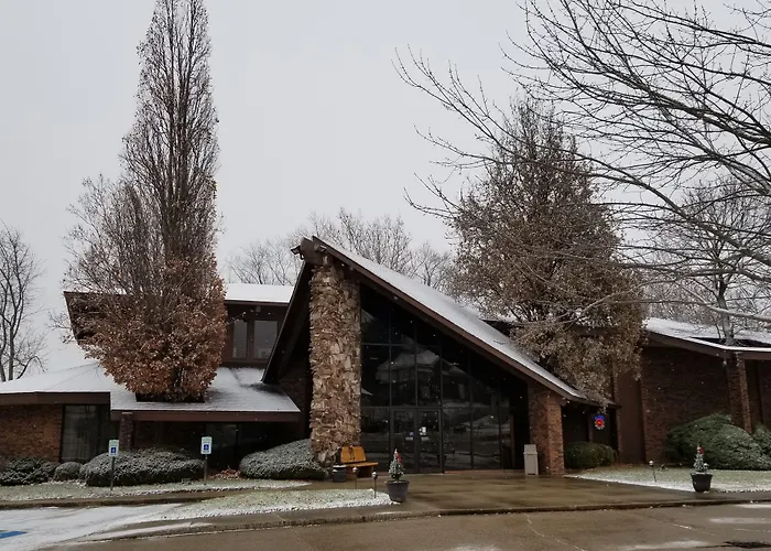 Riverbank Lodge