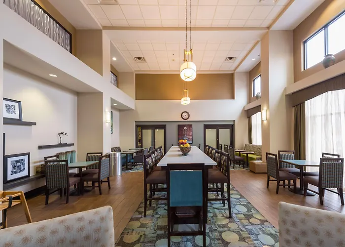 Hampton Inn And Suites Jamestown