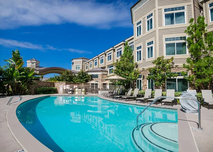 West Inn & Suites