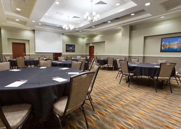 Drury Inn & Suites Cincinnati Sharonville