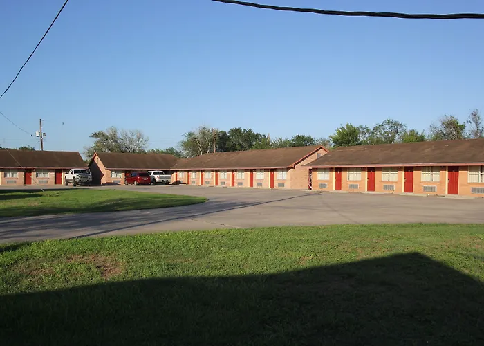 Lakeside Inn & Suites By Oyo Mathis I 37