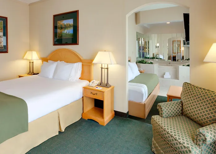 Holiday Inn Express Hotel & Suites Watertown - Thousand Islands By Ihg