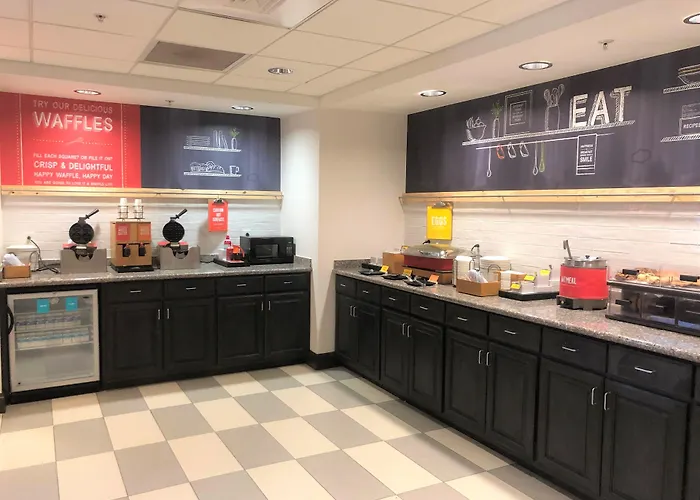 Hampton Inn & Suites Norfolk-Airport