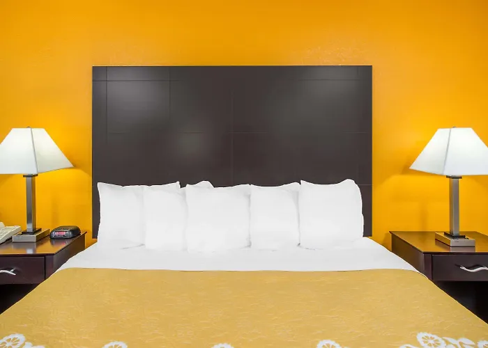 Days Inn By Wyndham Calvert City - Paducah East