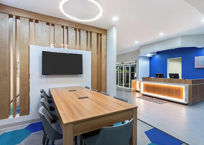 Microtel Inn & Suites Columbus North