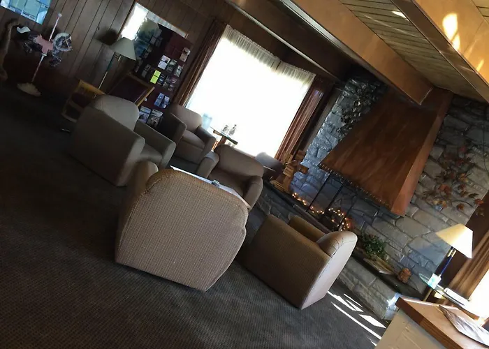 Blue Coast Inn & Suites