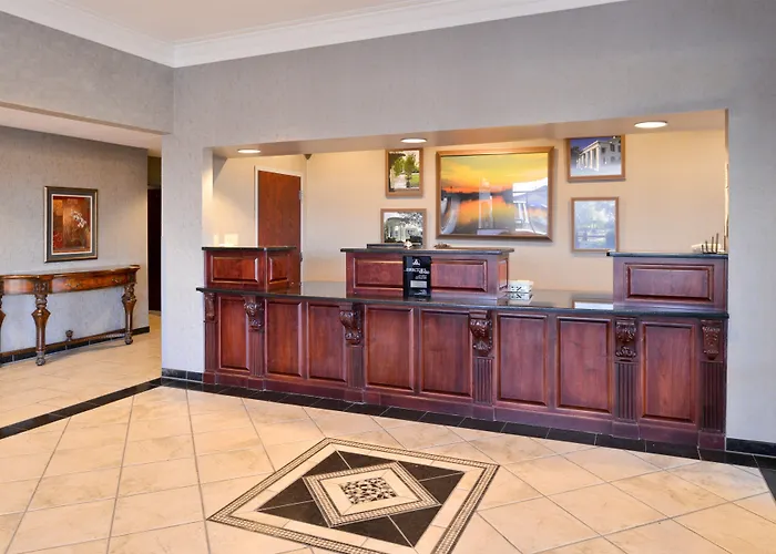 Best Western Plus Two Rivers Hotel & Suites